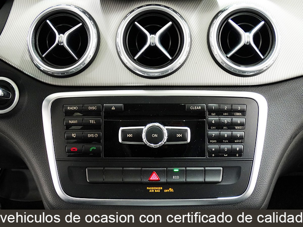 Foto Mercedes-Benz GLA 200 27