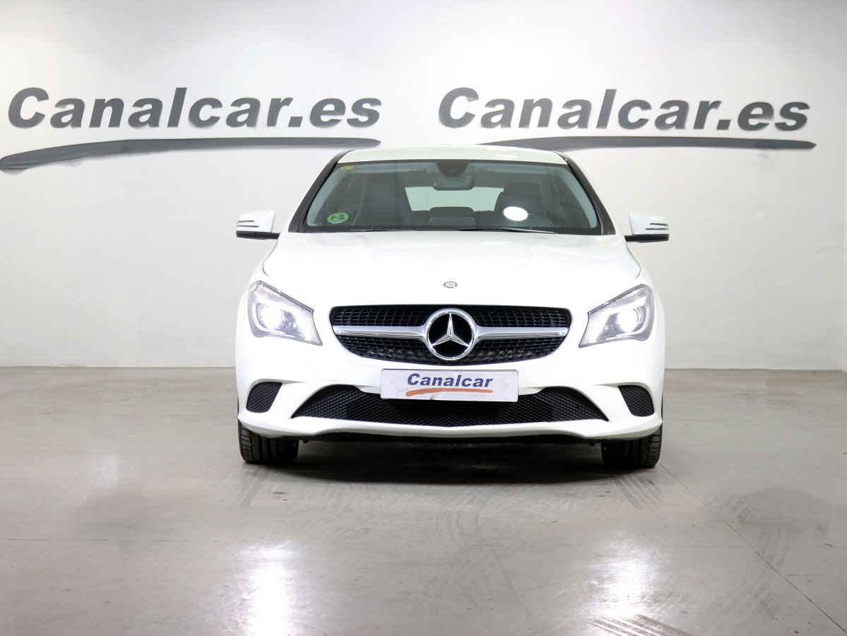 Foto Mercedes-Benz CLA 200 2