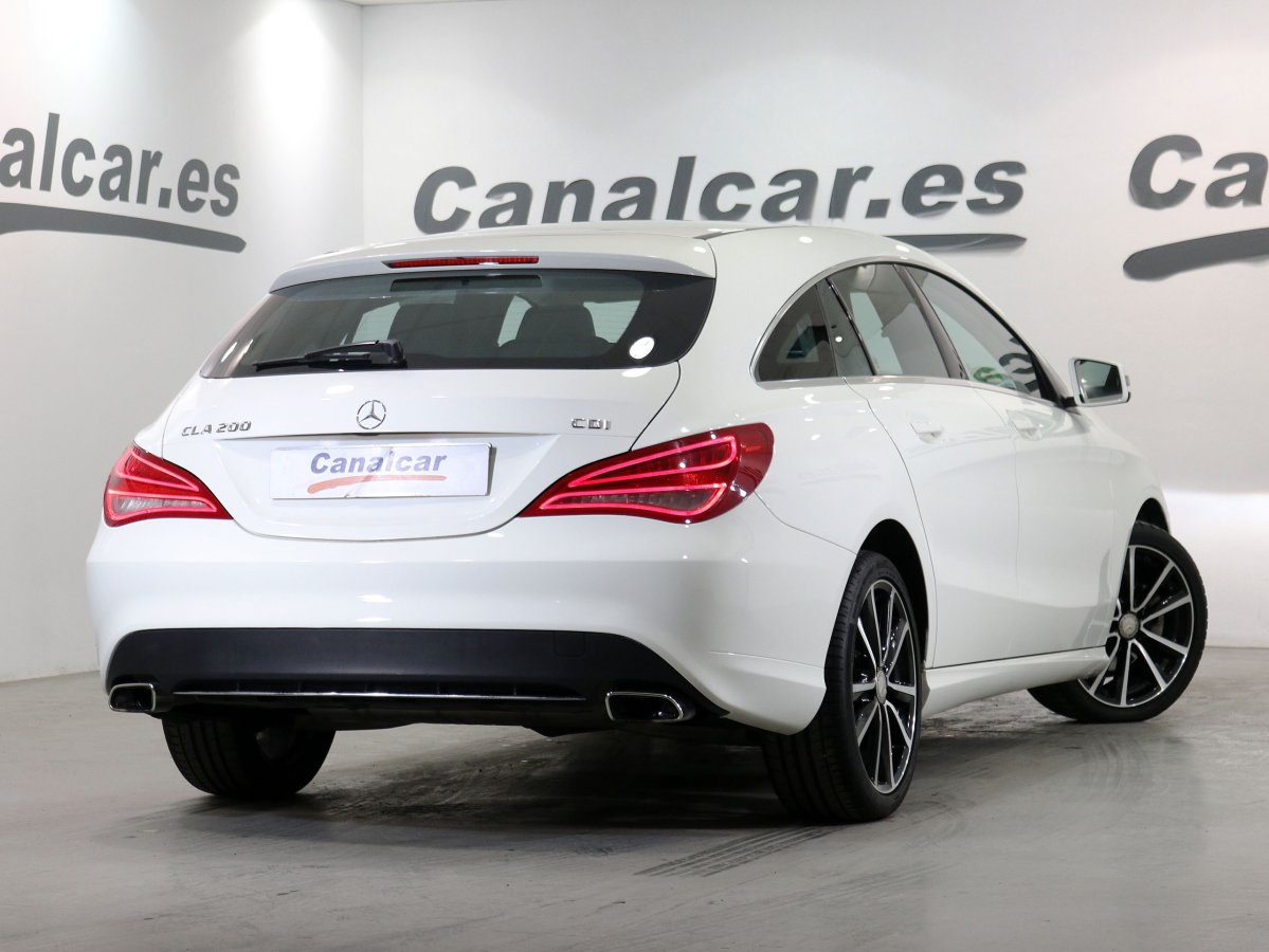 Foto Mercedes-Benz CLA 200 4