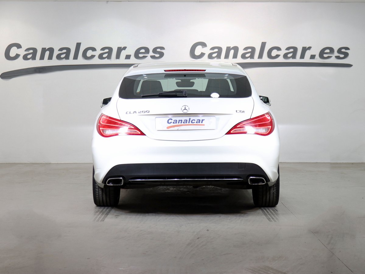 Foto Mercedes-Benz CLA 200 5