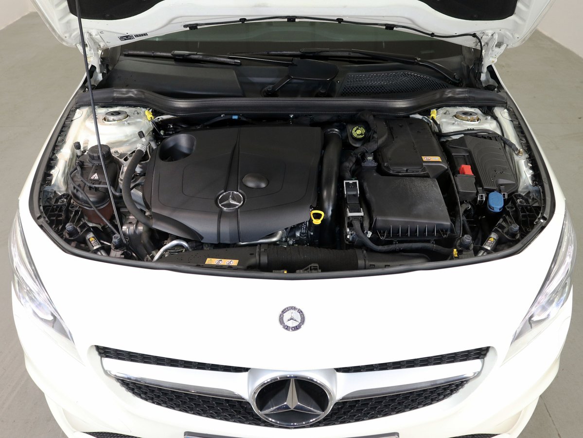 Foto Mercedes-Benz CLA 200 7