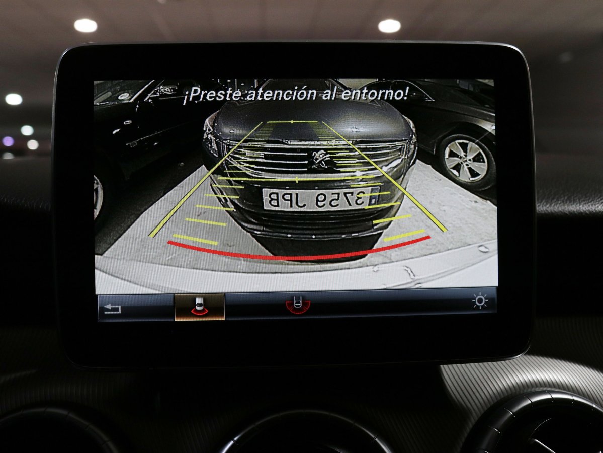 Foto Mercedes-Benz CLA 200 17