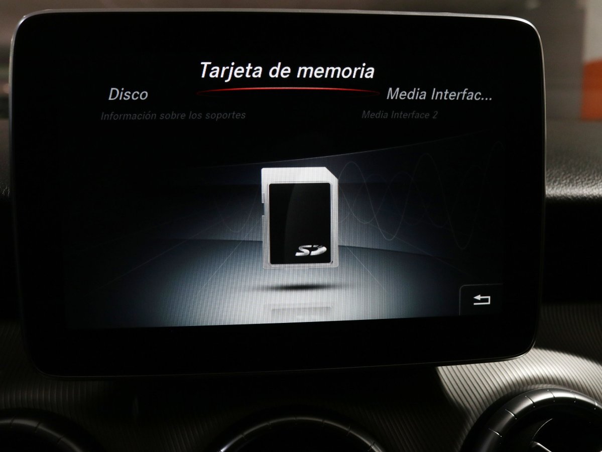 Foto Mercedes-Benz CLA 200 20
