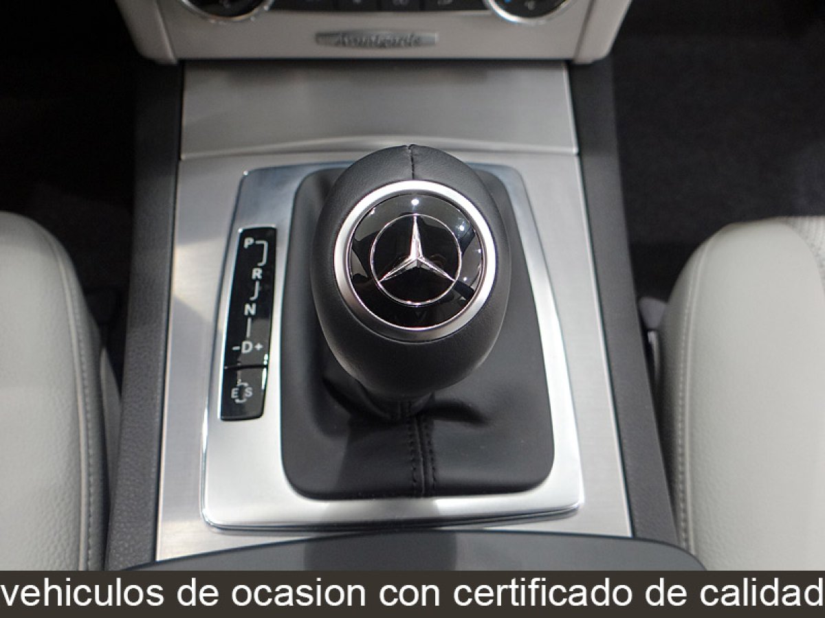 Foto Mercedes-Benz C 200 29