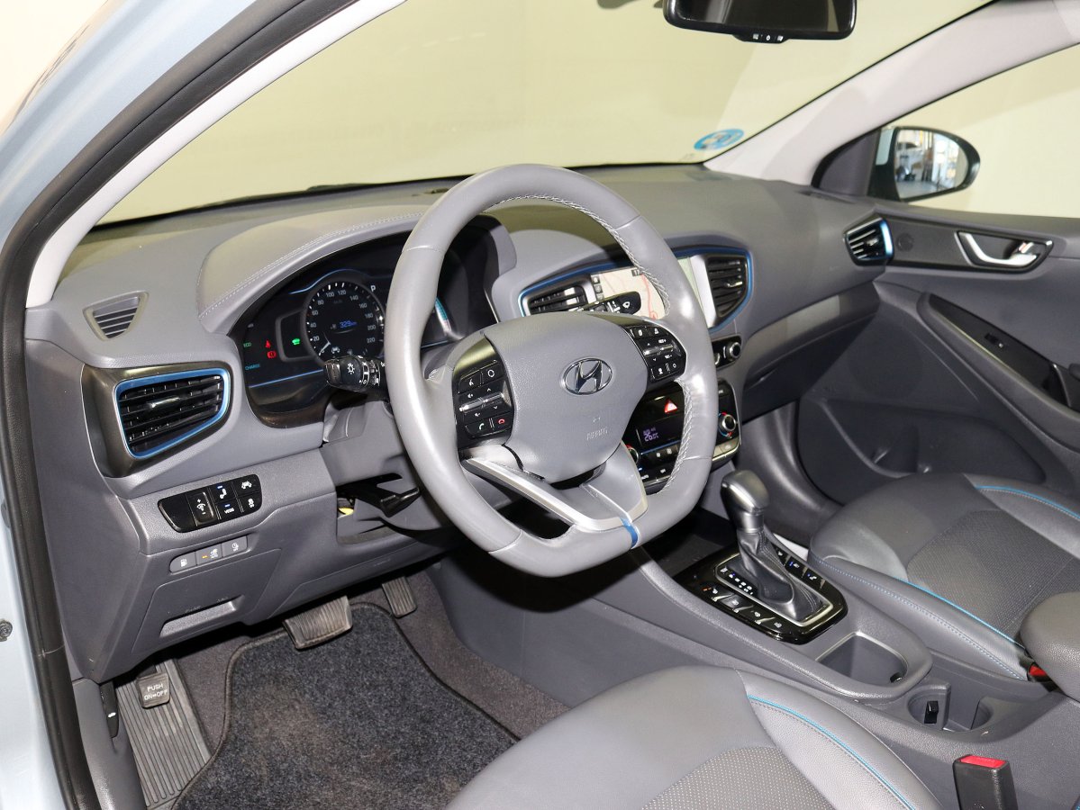 Foto Hyundai Ioniq 25