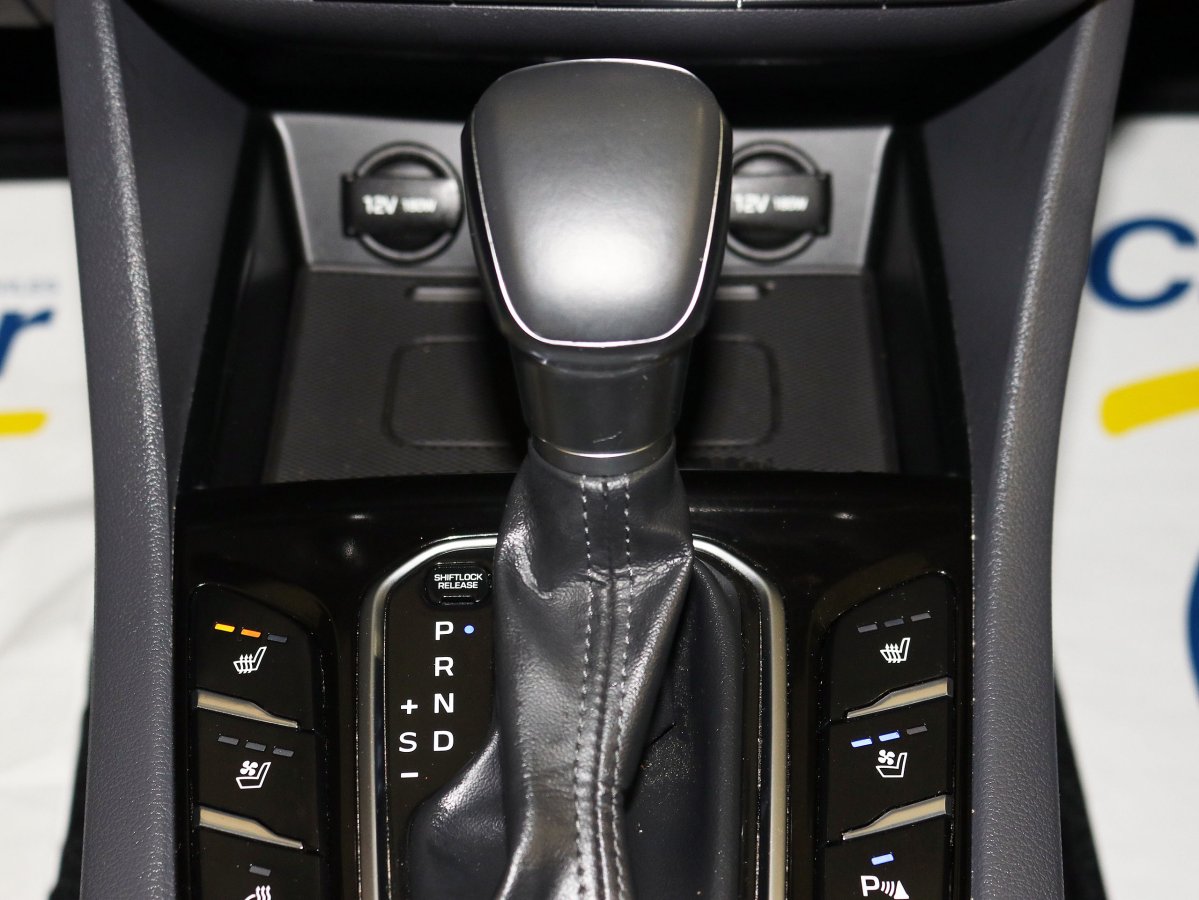 Foto Hyundai Ioniq 34