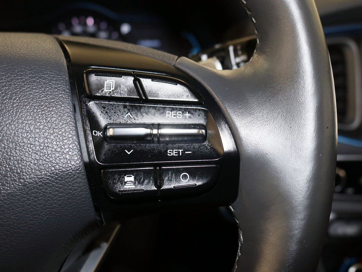 Foto Hyundai Ioniq 43