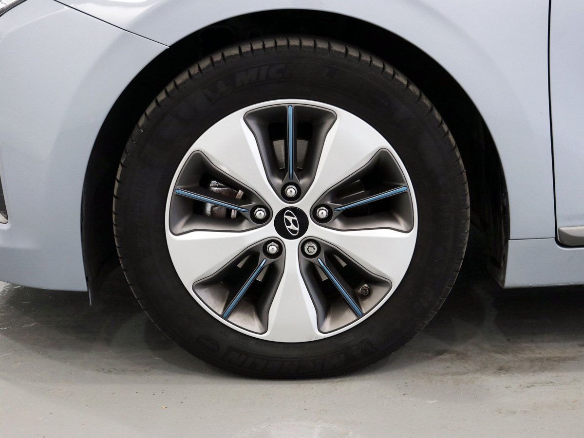 Foto Hyundai Ioniq 48