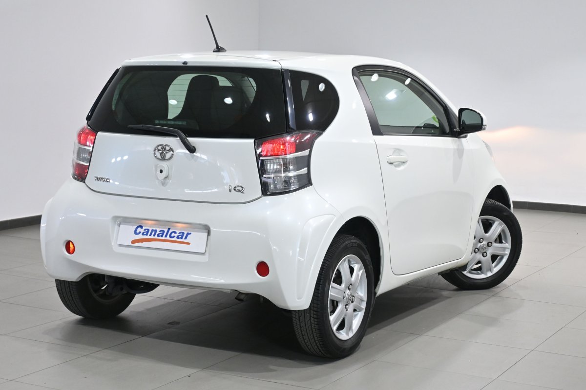 Foto Toyota iQ 4