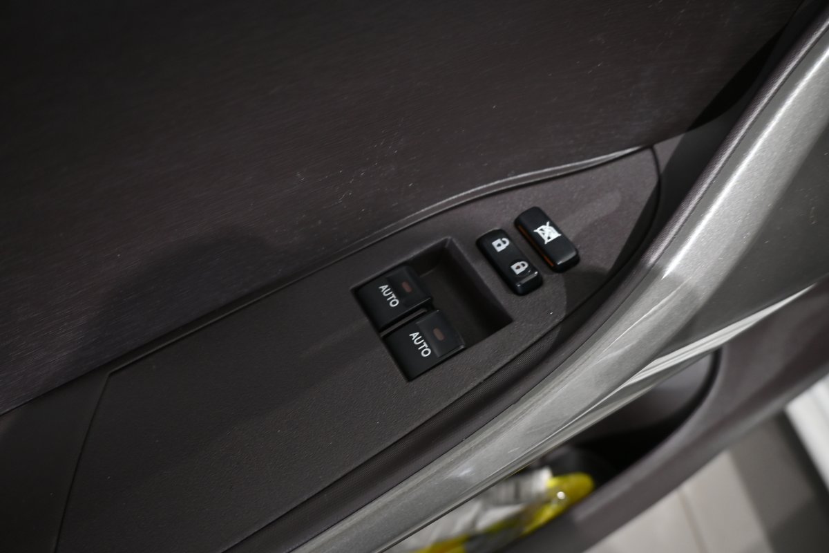 Foto Toyota iQ 23