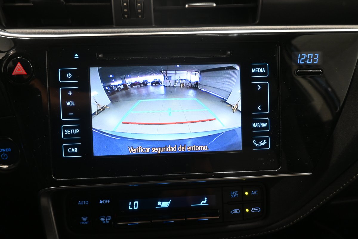 Foto Toyota Auris 16