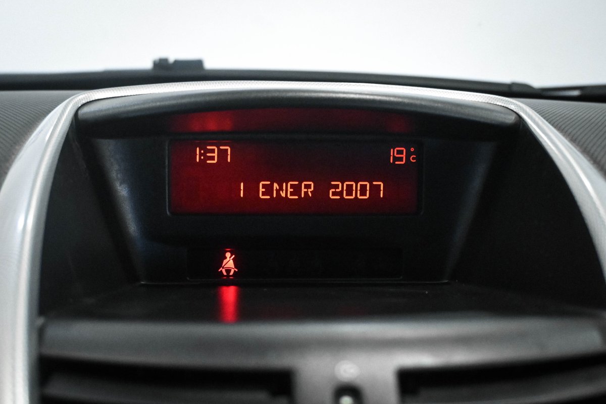Foto Peugeot 207 17