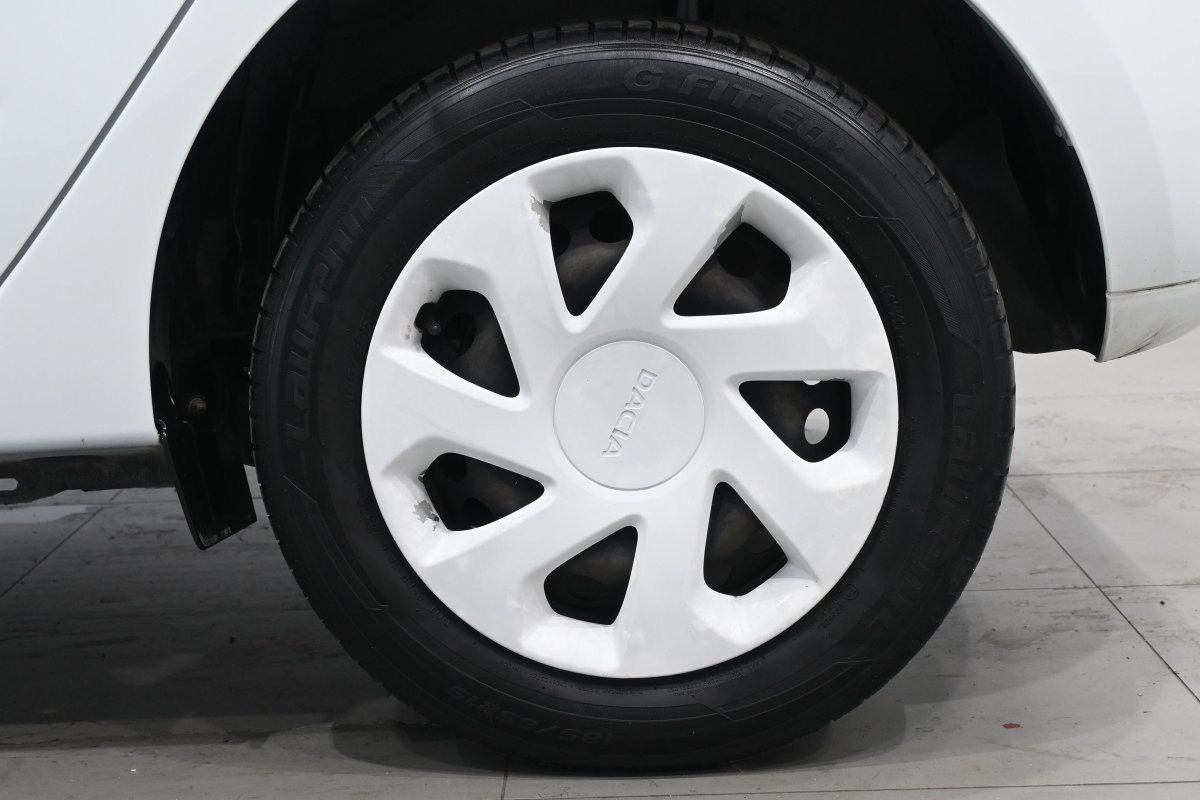 Foto Dacia Sandero 25