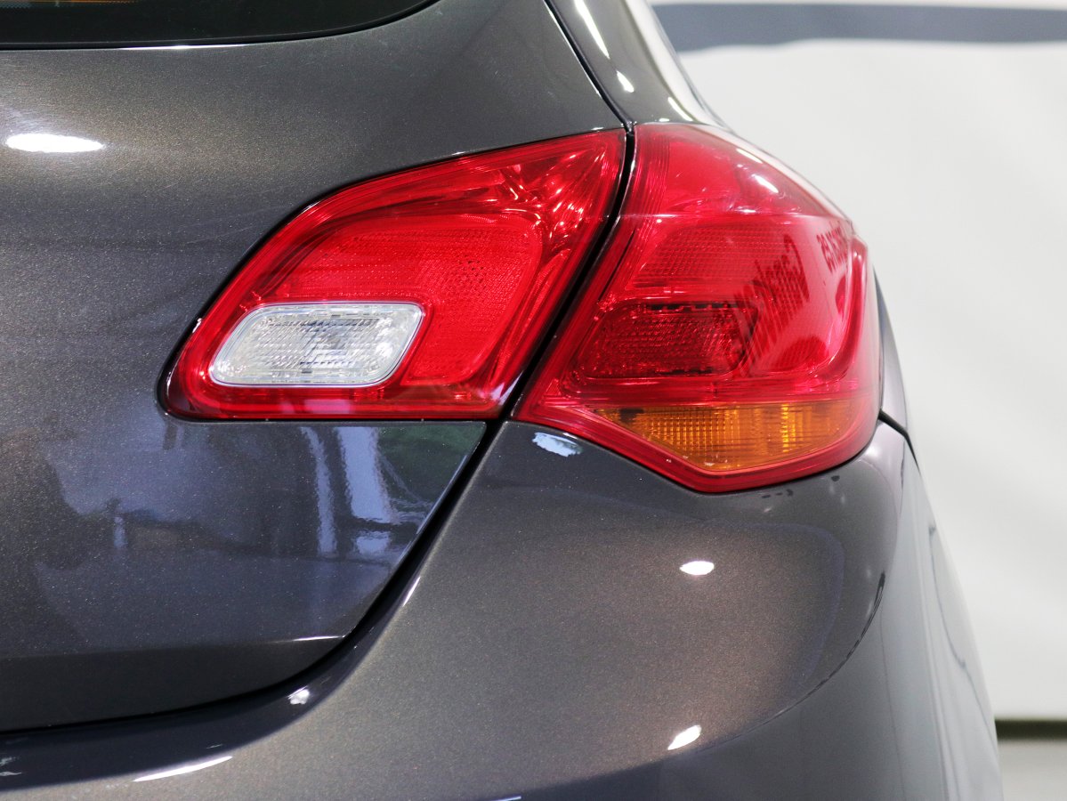 Foto Opel Astra 10