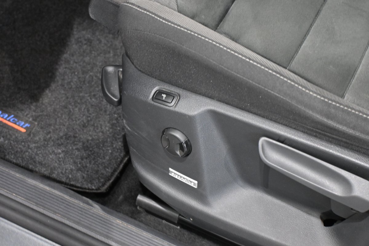 Foto Volkswagen Golf Sportsvan 29