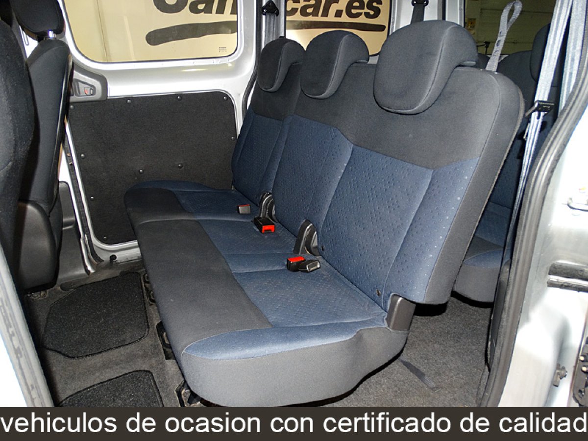 Foto Nissan NV200 11