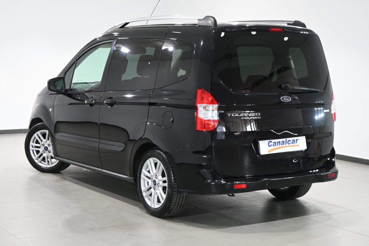 Foto Ford Tourneo 6