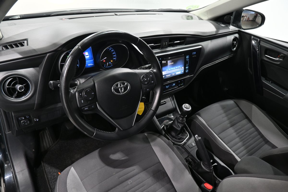Foto Toyota Auris 9