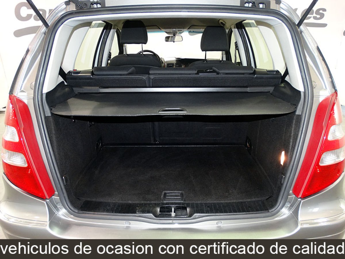 Foto Mercedes-Benz A 180 8