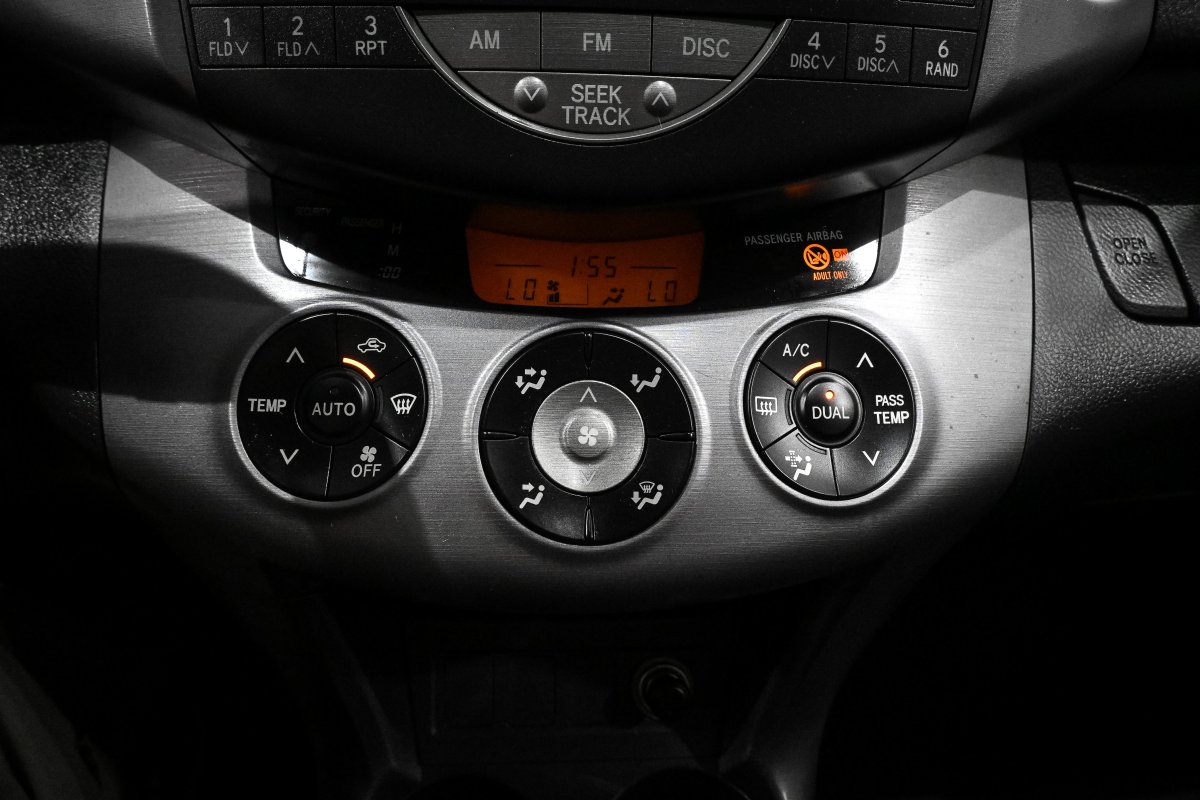 Foto Toyota RAV-4 16