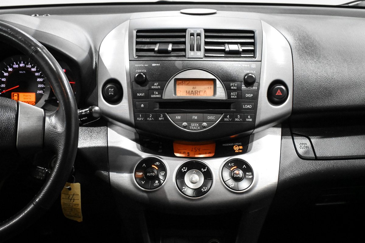 Foto Toyota RAV-4 14