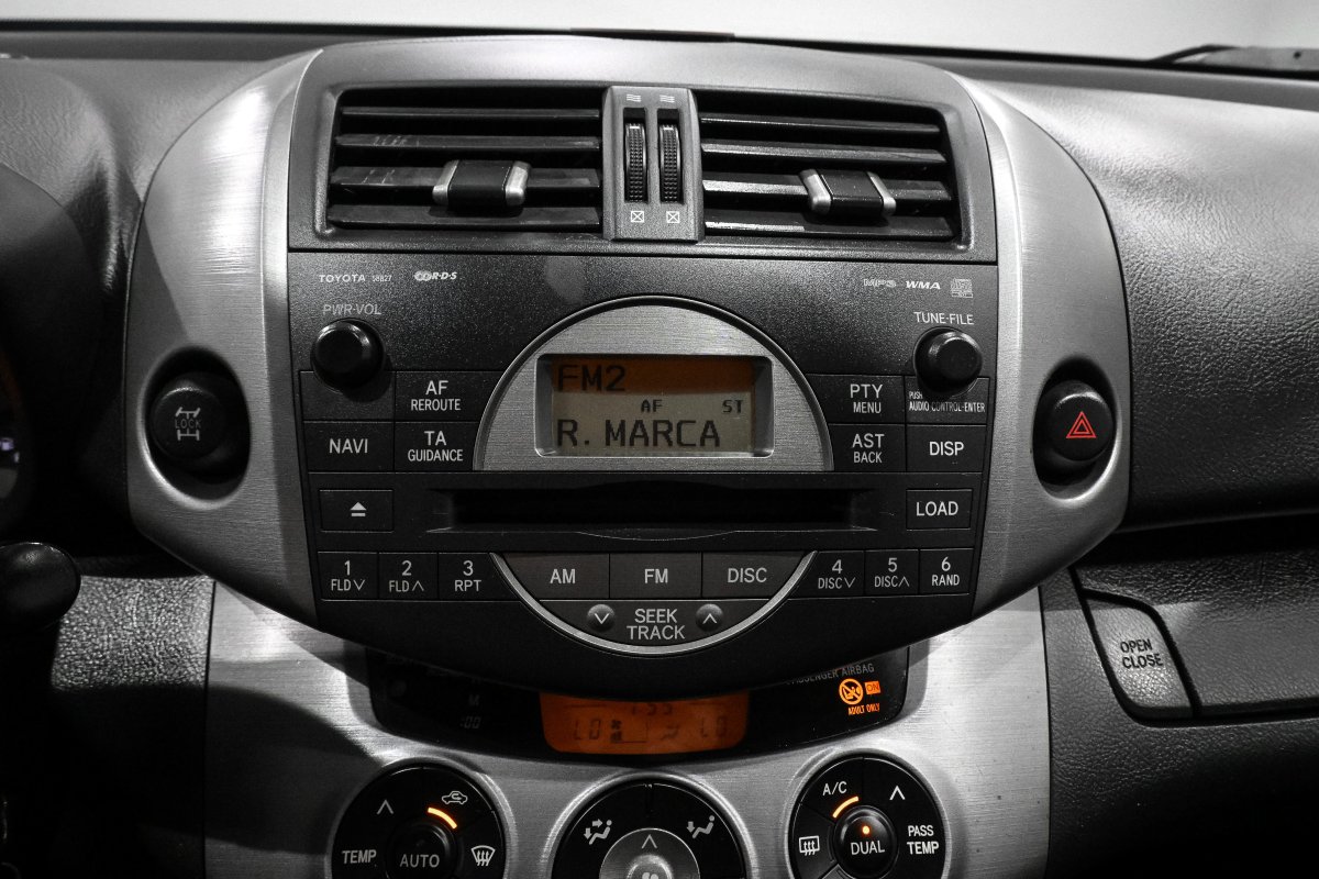 Foto Toyota RAV-4 15