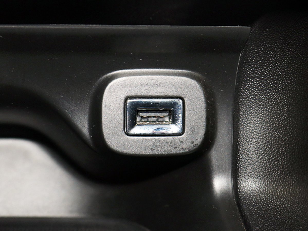 Foto Citroen C4 Cactus 16