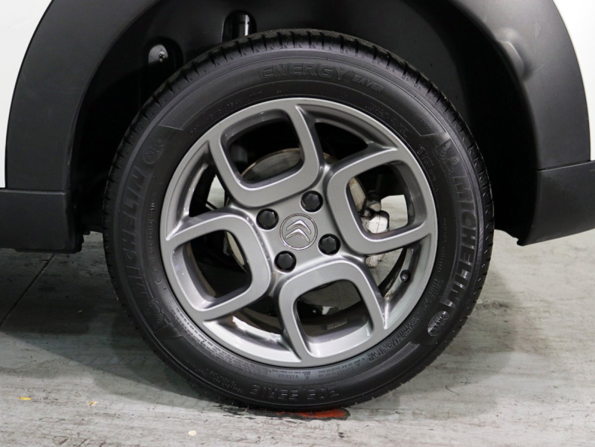 Foto Citroen C4 Cactus 23