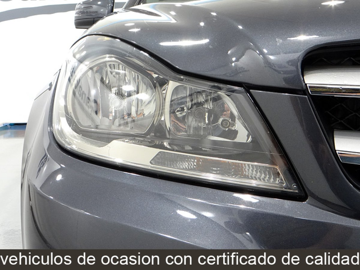 Foto Mercedes-Benz C 220 17