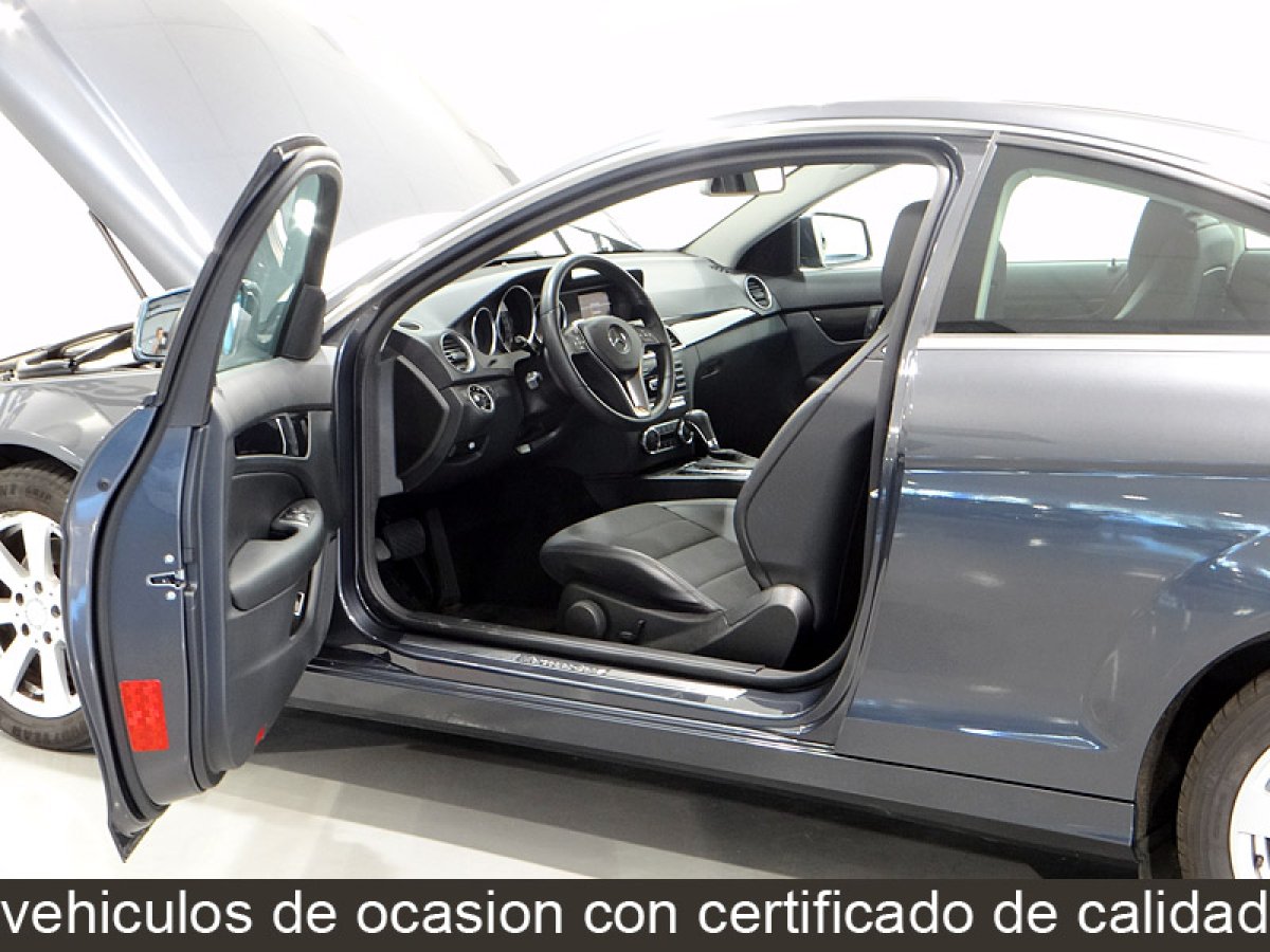 Foto Mercedes-Benz C 220 21