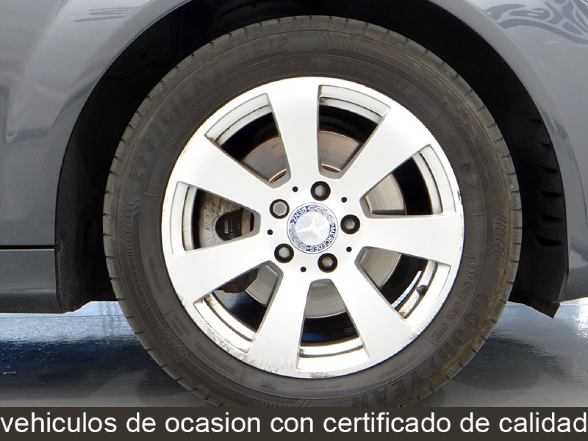 Foto Mercedes-Benz C 220 37