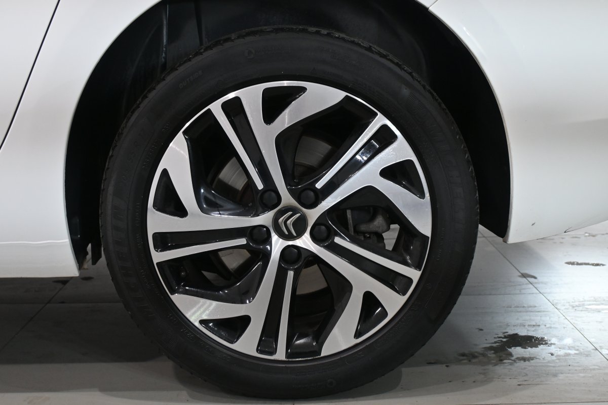 Foto Citroen Grand C4 27