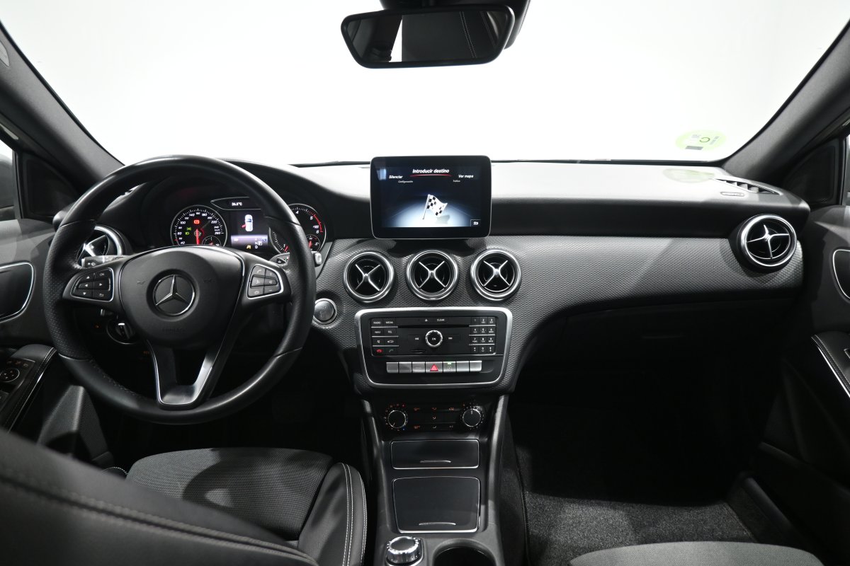 Foto Mercedes-Benz A 18