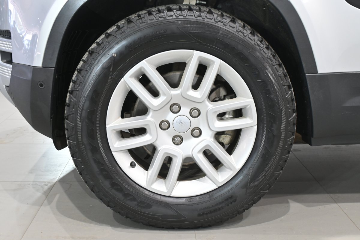 Foto Land Rover Defender 33
