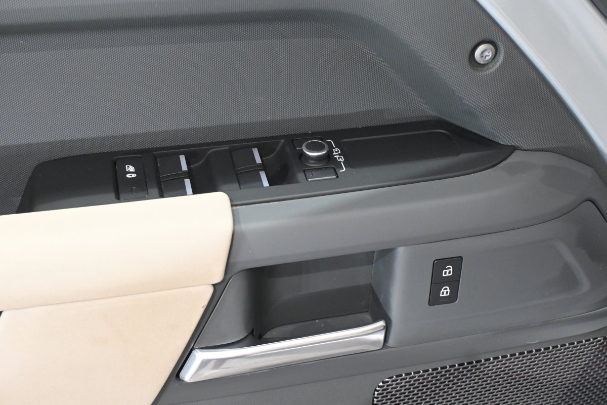 Foto Land Rover Defender 30