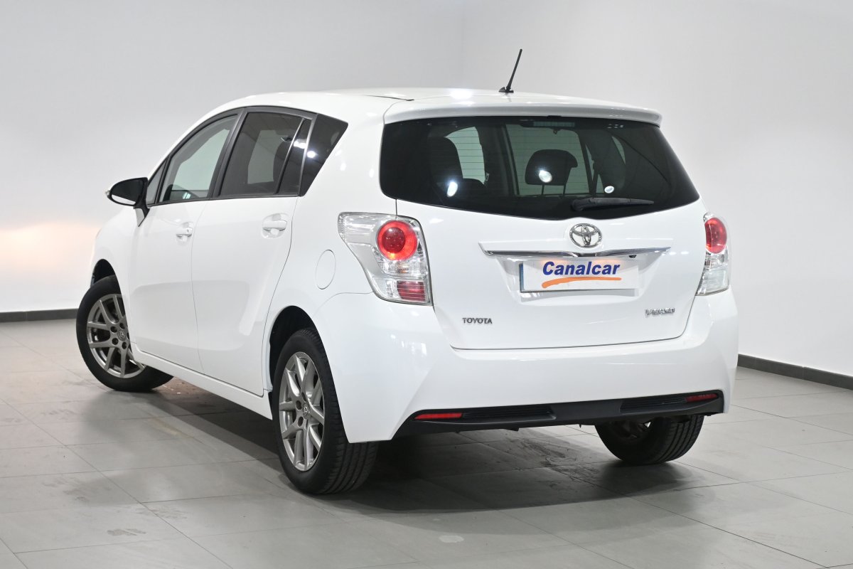 Foto Toyota Verso 6