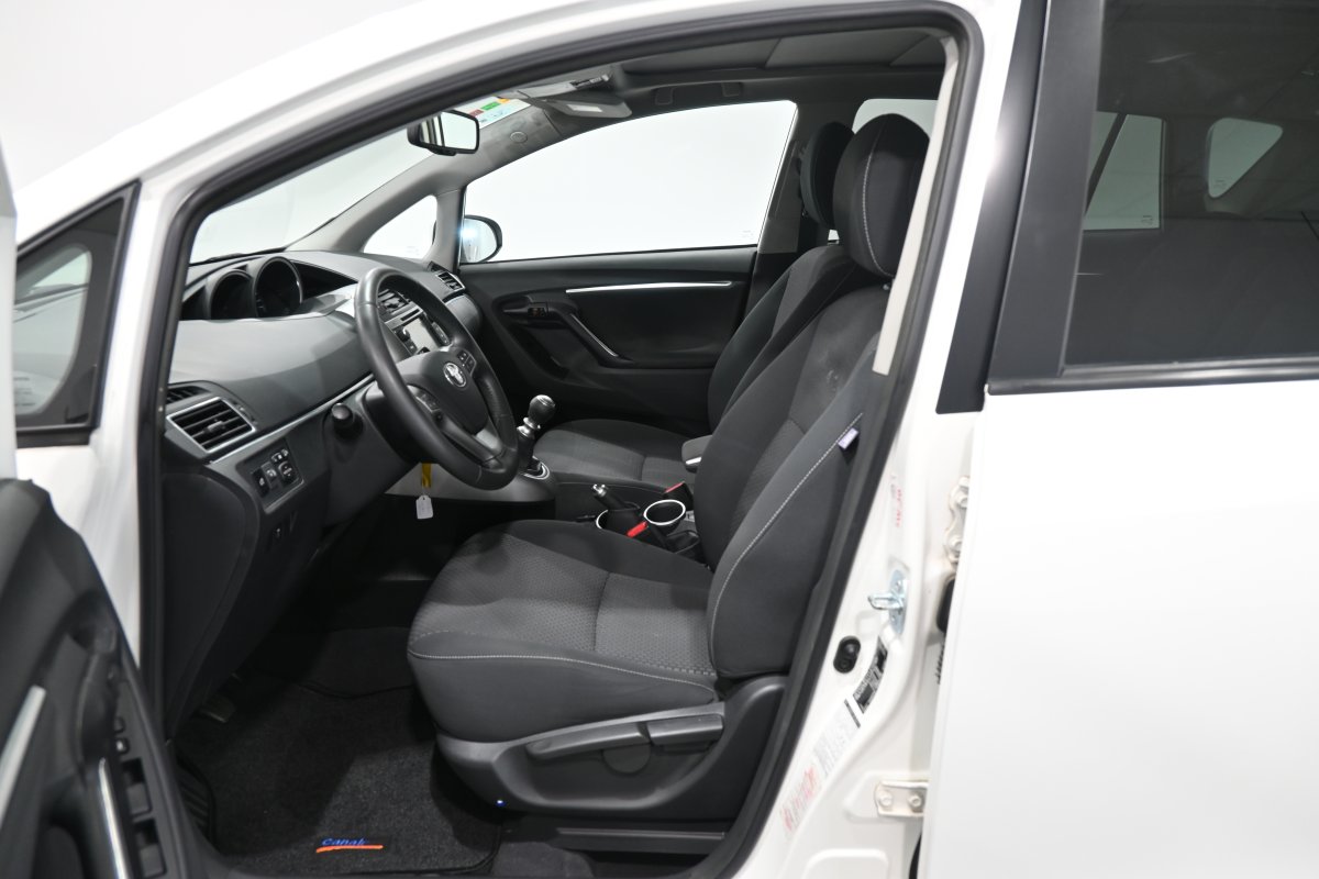 Foto Toyota Verso 9