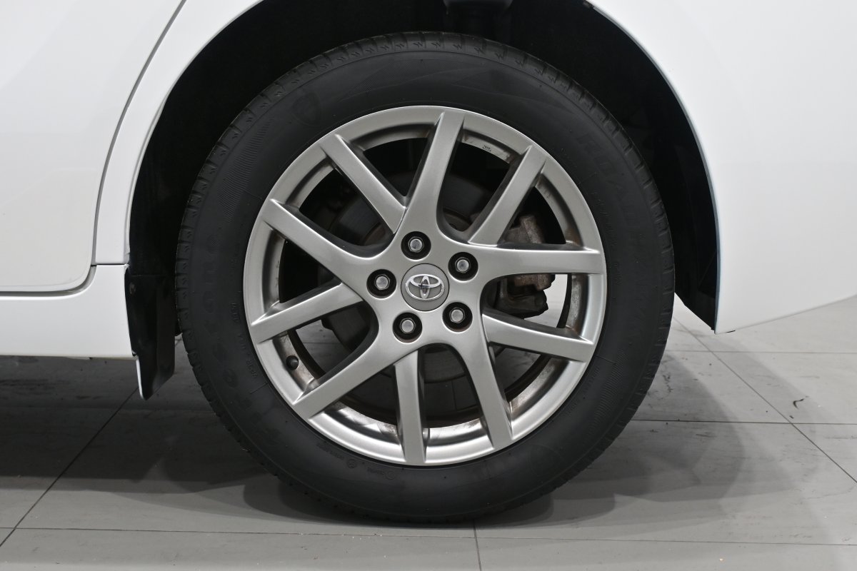 Foto Toyota Verso 29