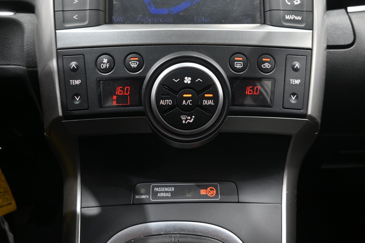 Foto Toyota Verso 17