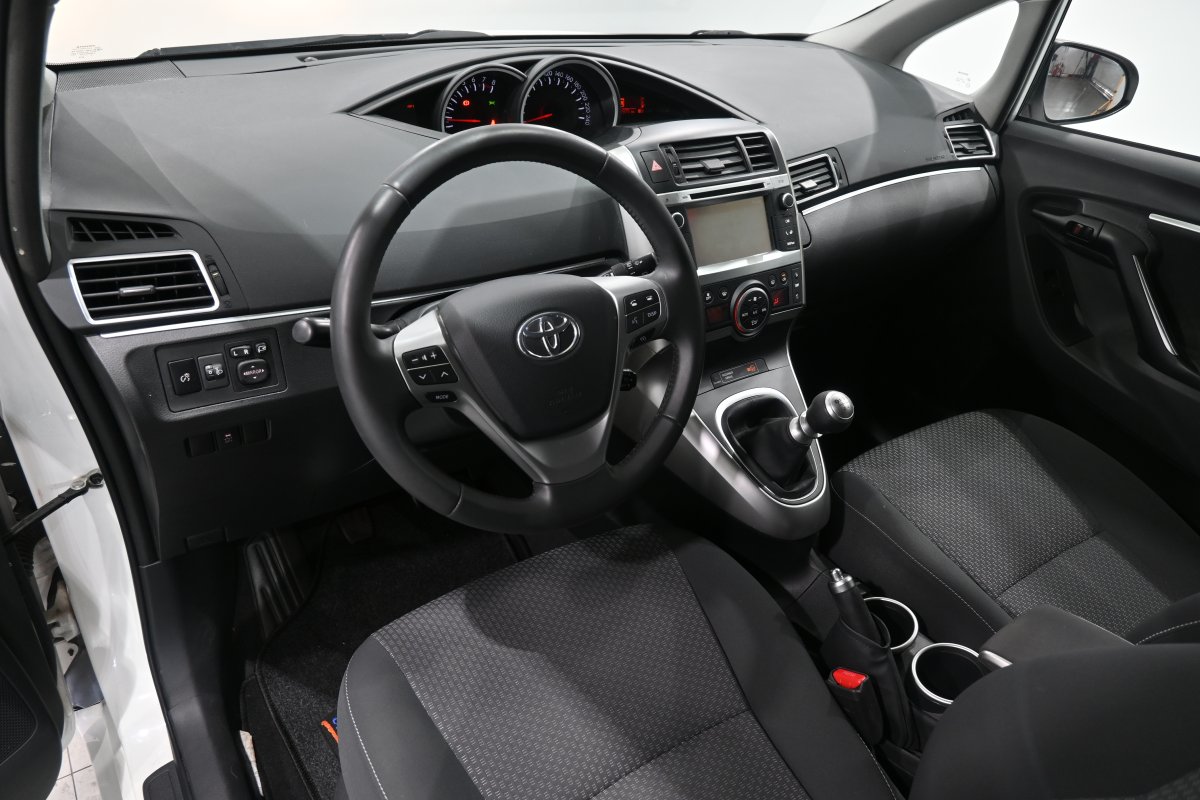 Foto Toyota Verso 10