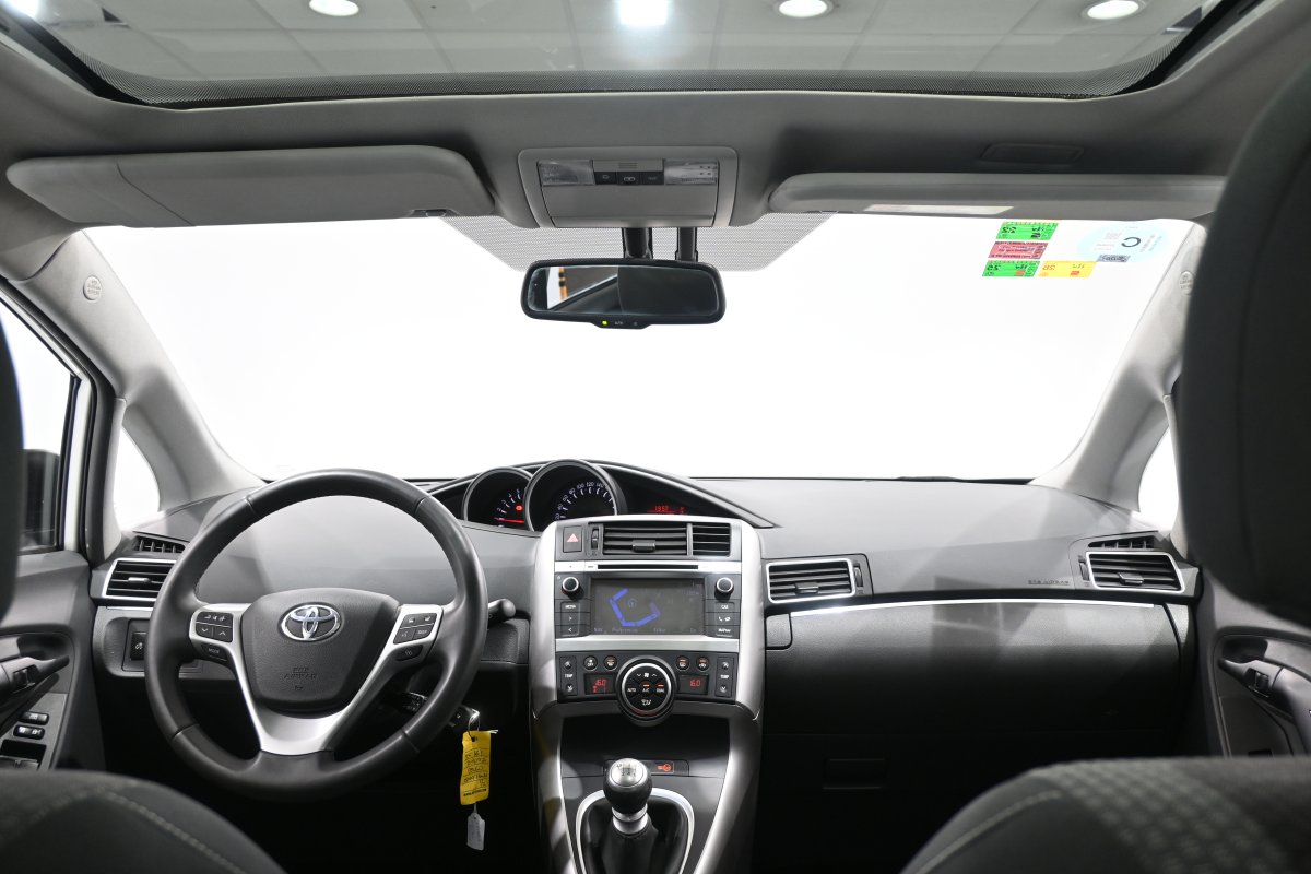Foto Toyota Verso 26