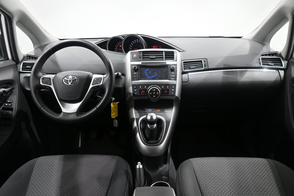 Foto Toyota Verso 18