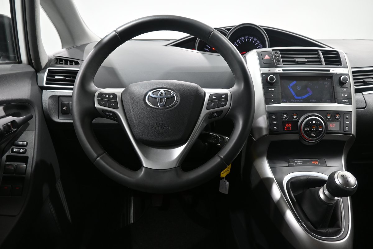 Foto Toyota Verso 19
