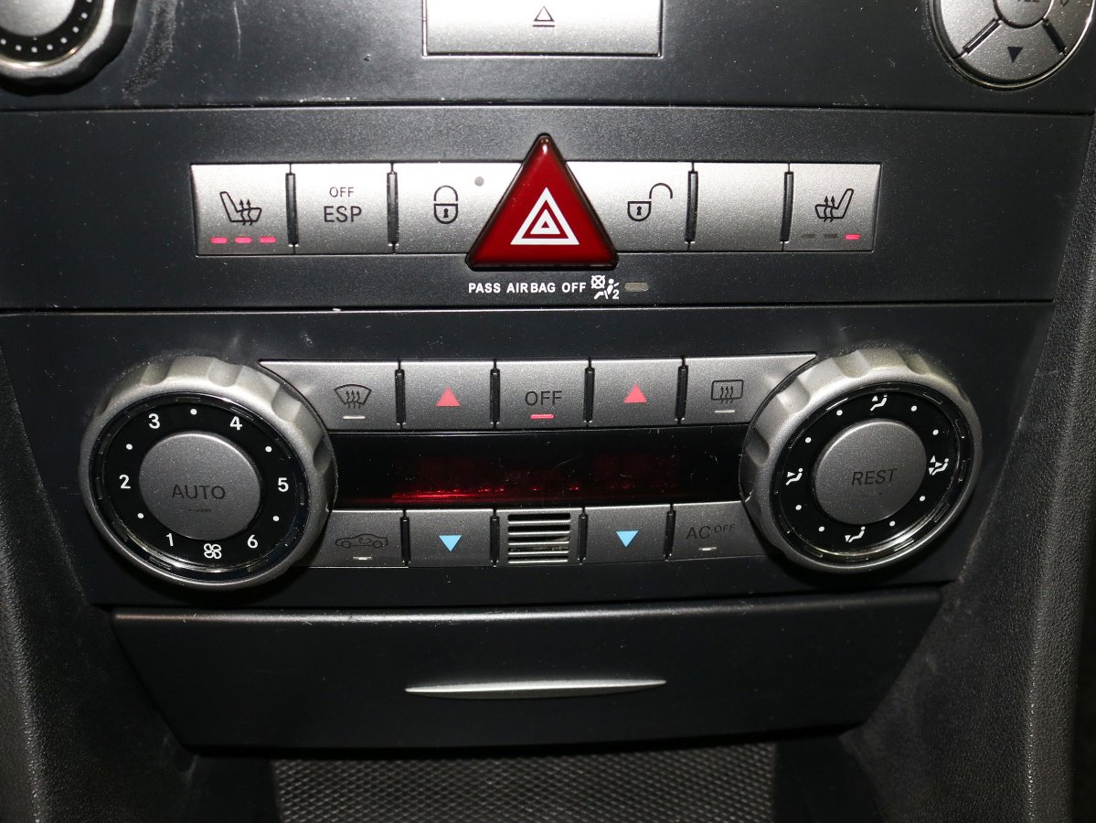 Foto Mercedes-Benz SLK 200 16