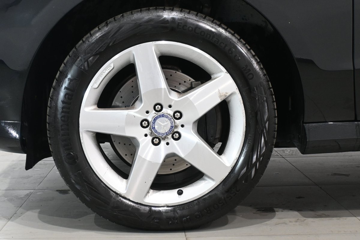 Foto Mercedes-Benz ML 32