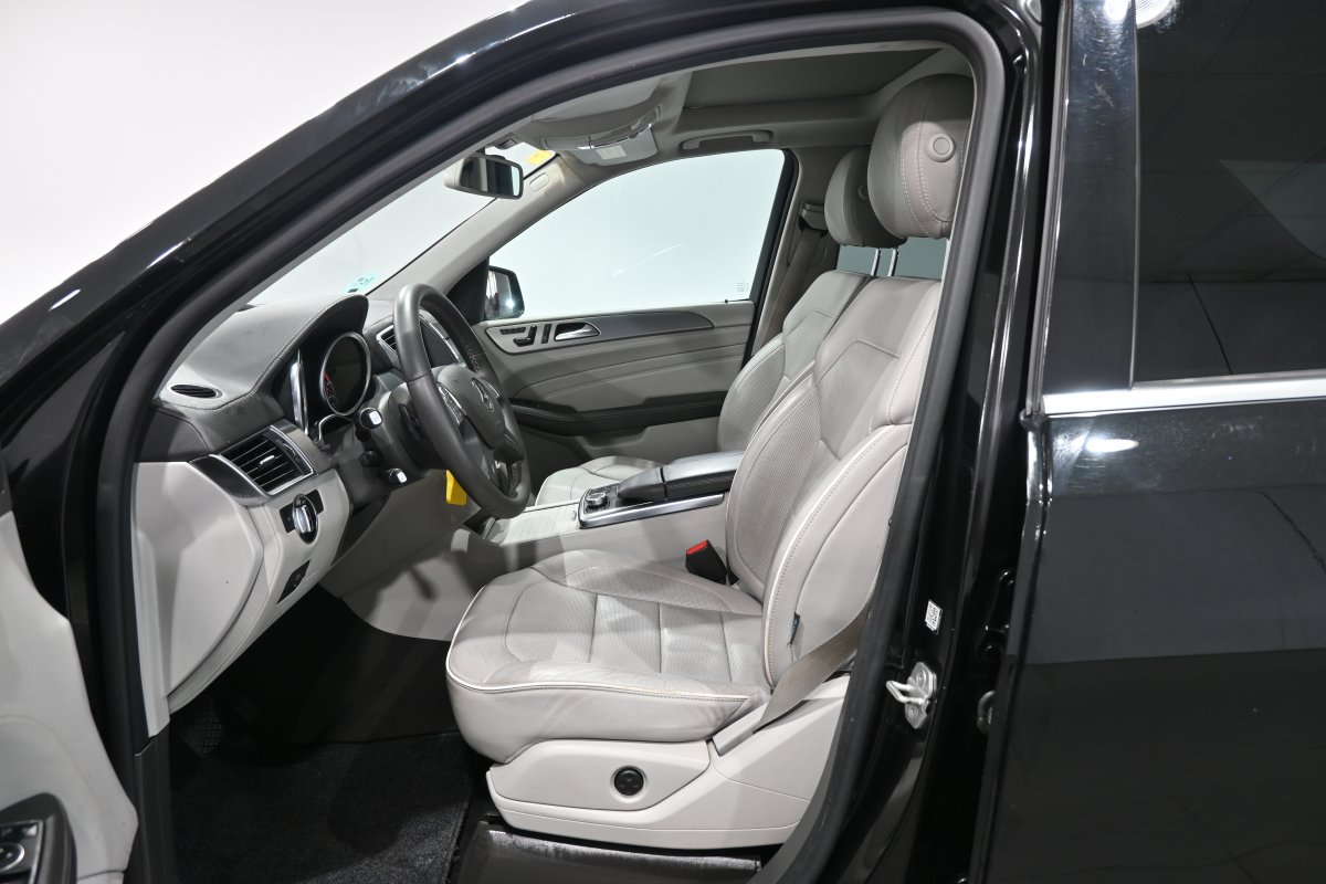 Foto Mercedes-Benz ML 11