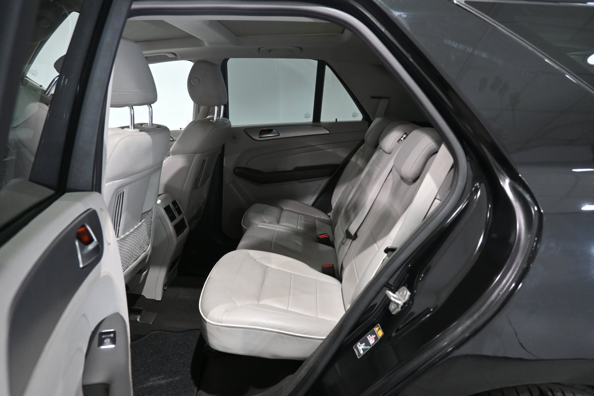 Foto Mercedes-Benz ML 12