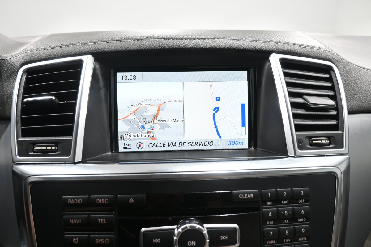 Foto Mercedes-Benz ML 16