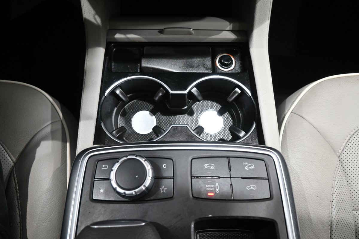 Foto Mercedes-Benz ML 22