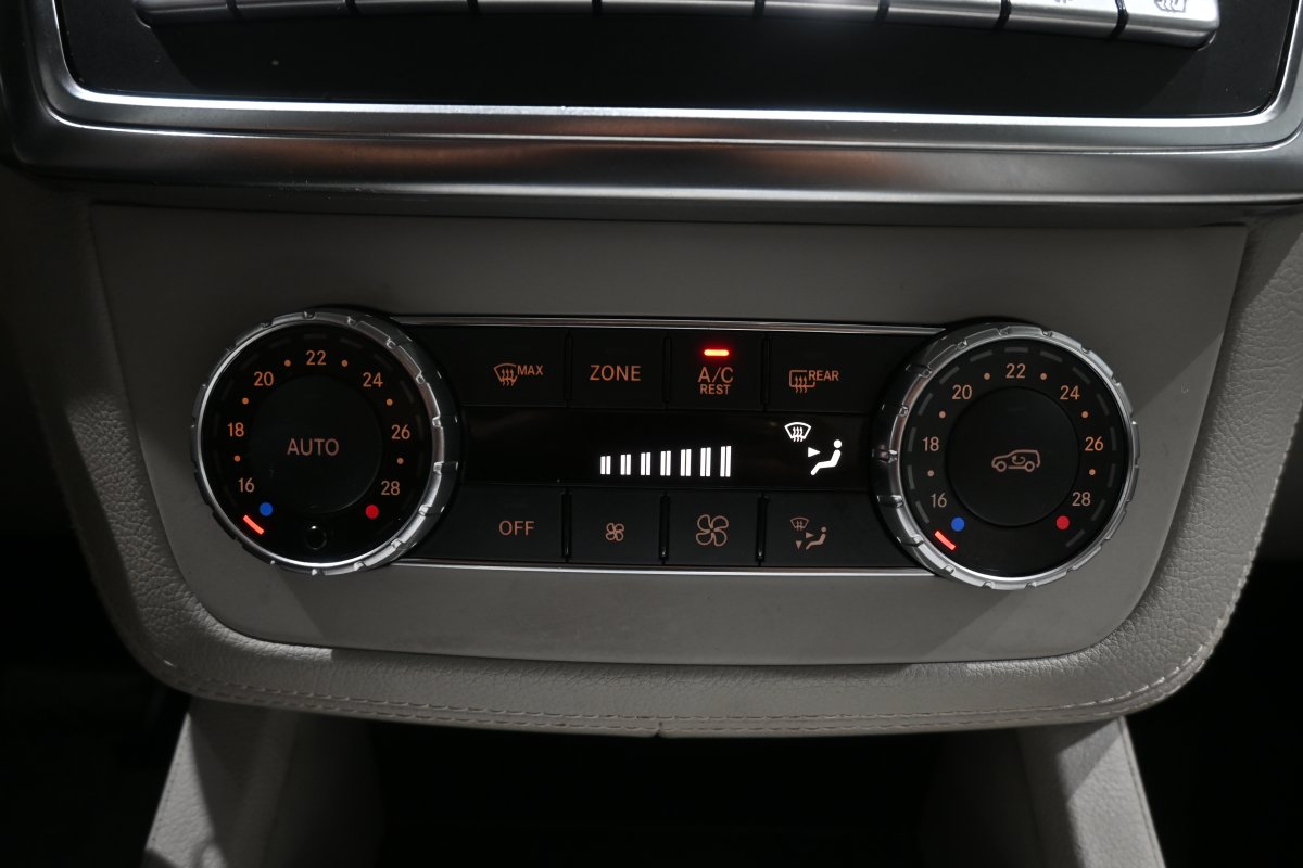 Foto Mercedes-Benz ML 19